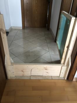 Absperrtür mit Acrylglas